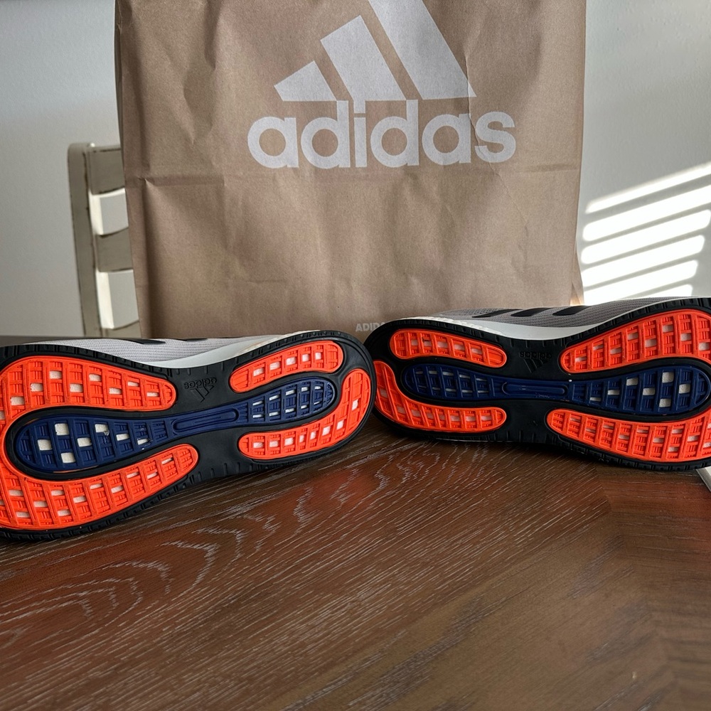 Adidas Men's Gray and Black Athletic Shoes - Picture 4 of 6